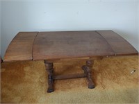 Antique Extendable Oak Dining Table