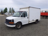 2004 GMC Savana 10' S/A Box Truck