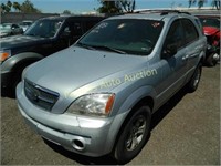 2005 Kia Sorento KNDJD733455486586 Silver