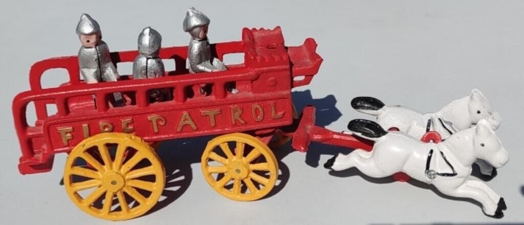 Collectable Cast Iron Horse Drawn Fire Wagon