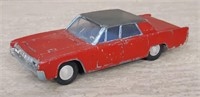 Vintage DINKY TOYS Lincoln Continental - Repaint?