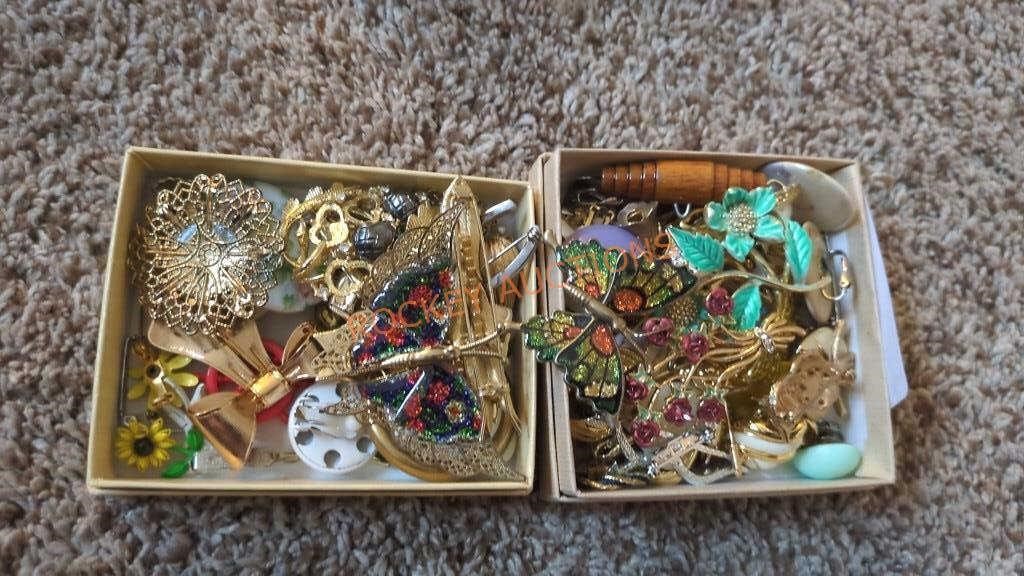 Vintage costume jewelry pin lot