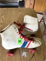 SIZE 8 ROLLER SKATES