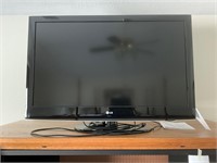 42” LG (42LH30) color TV w/Remote