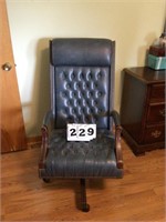 EXECUTIVE ROLLING CHAIR