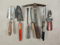 Asst gardening tools