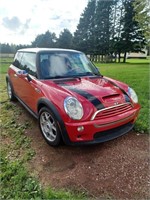 2006 Mini Cooper "S"  2 Door Hatchback 6 speed