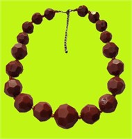 VINTAGE GRADUATED BURGUNDY/RED BEADED NECKLACE