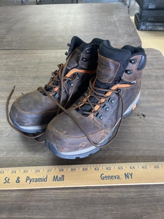 Size 10.5 wolverine work boot