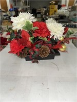 SMALL CHRISTMAS CENTERPIECE