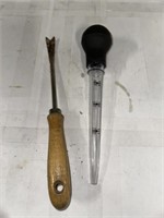 GARDEN TOOL AND LARGE DROPPER