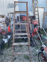 6 foot wood ladder