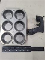Muffin Pan & Accessories