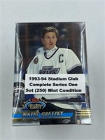 1993-94 STADIUM CLUB HOCKEY SET MINT 250