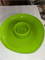 GREEN PLASTIC CHIP AND DIP BOWL