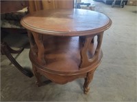 19th Cent. Oak Wood Round Table