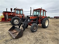Belarus 925 Tractor w/ Loader