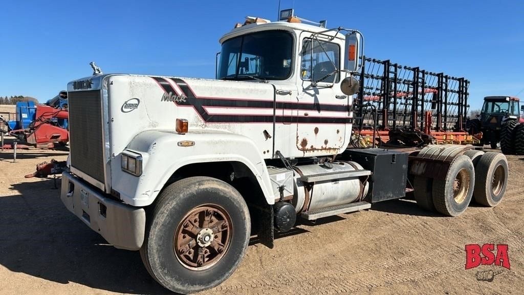 1987 Mack Super Liner RW 753 Semi