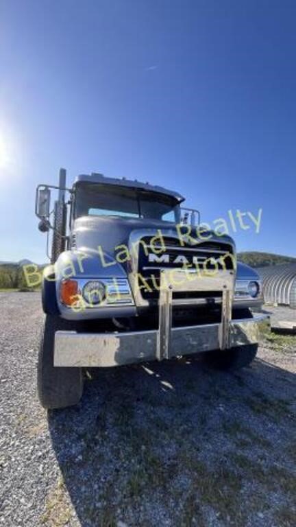 2004 MACK CV GRANITE TRUCK