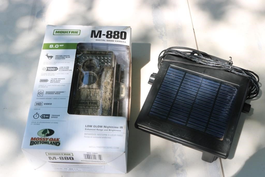 TRAIL CAMERA AND SOLAR PANEL MODEL M-880