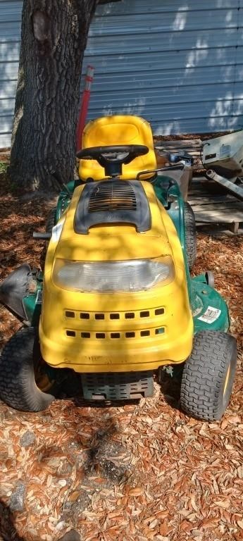 YARDMAN RIDING LAWN MOWER RUNS/MOVES