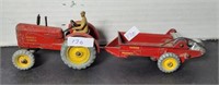 MASSEY HARRIS  TRACTOR DINKY TOYS MANURE SPREADER