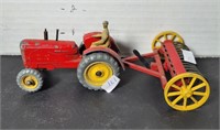 MASSEY HARRIS DINKY TOY TRACTOR