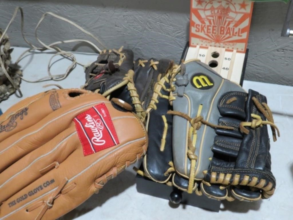 RAWLINGS & WILSON LEATHER GLOVES, SKEE BALL TOY