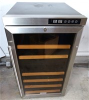 EDGESTAR WINE FRIDGE