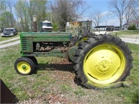 John Deere B Tractor Straight Metal, runs, good