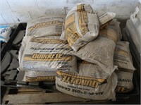 Approx 16 Bags Quikrete All Purpose Gravel-50lb