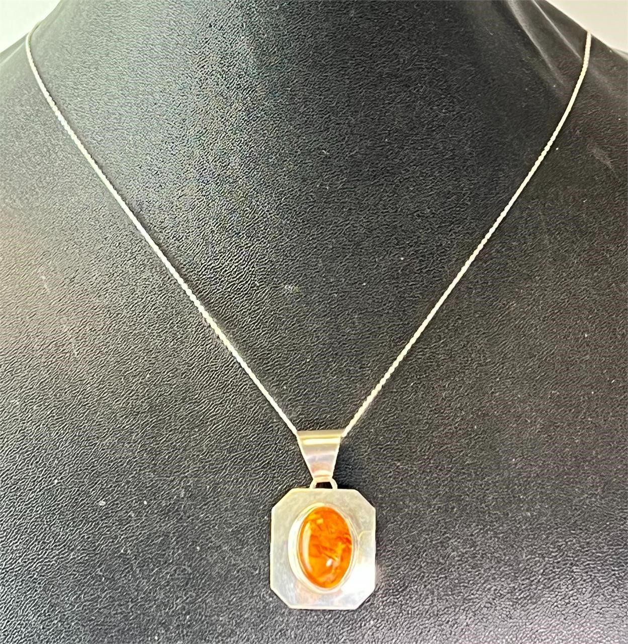 18" Italian Sterling Chain/Vin Sterling Amber Pend