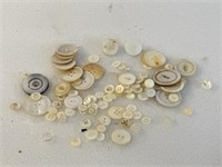 Vintage lot of various size, mother of pearl