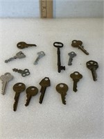 Miscellaneous lot of vintage keys