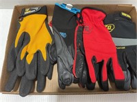 Lot of four grippy gloves, and two Firm Grip work