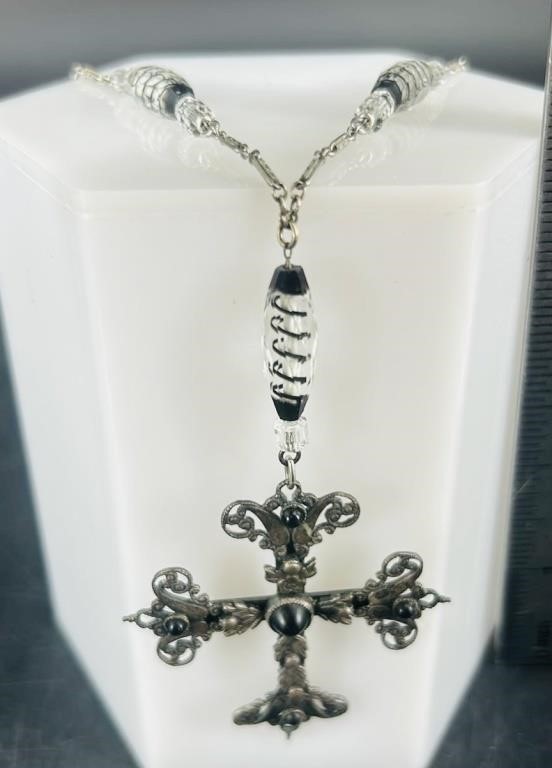 Beautiful Vintage Simmons Silver Cross Necklace