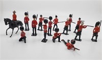 Set of 15 Britain's Toys Red Tunic Lead Soldier