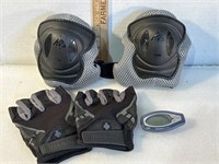 Kneepads gloves, and sport tracker