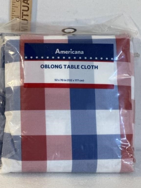 Americana oblong padded tablecloth 52 x 70“