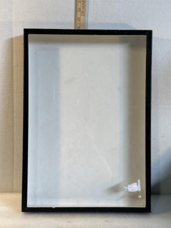 Glass display case case made of sturdy cardboard