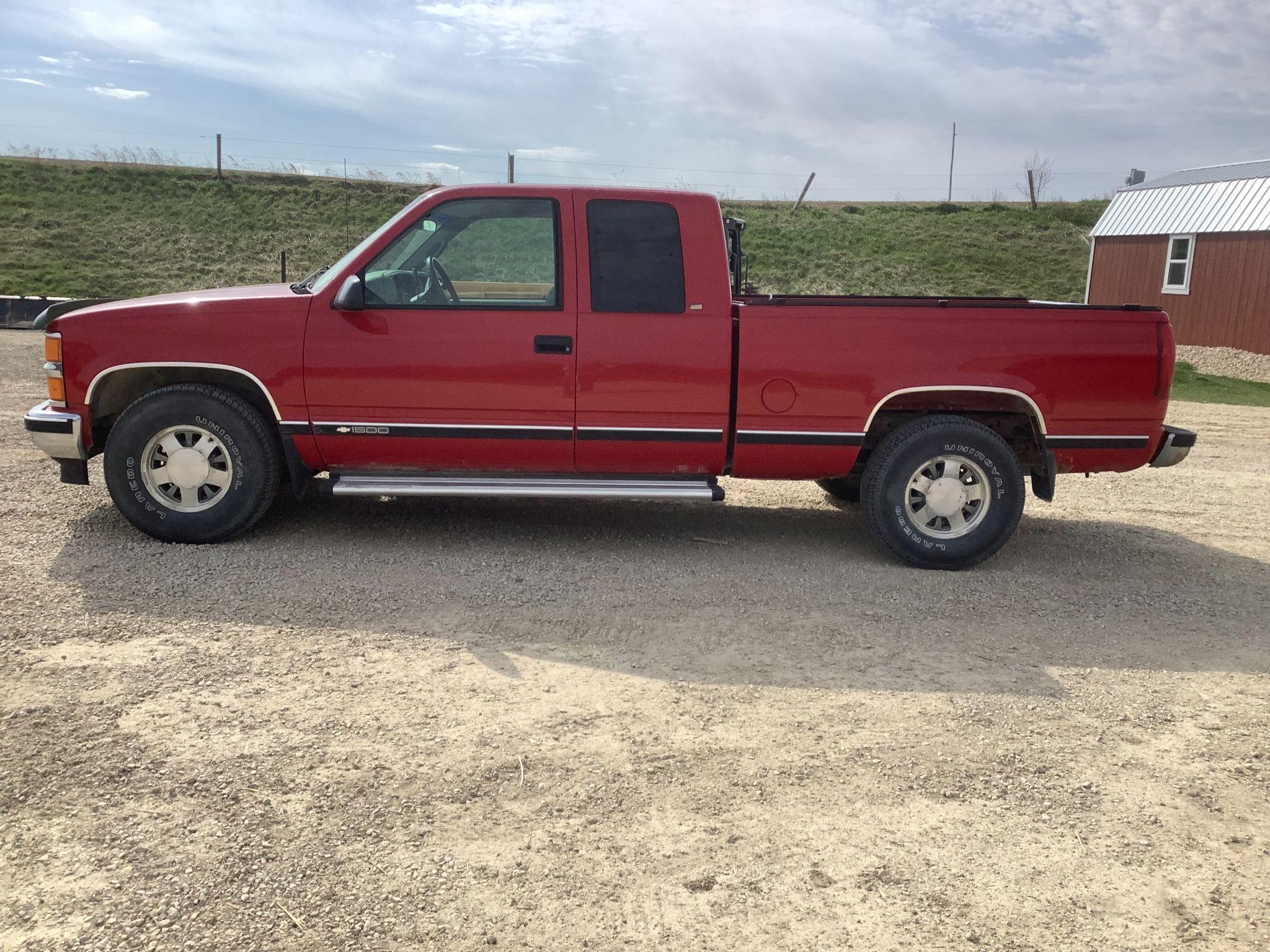 1998 Chevy Ext. Cab 1500 Pickup - 2wd
