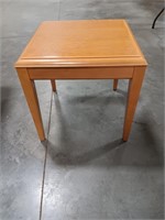 End table 20x20x19