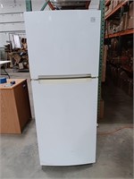 Kenmore Refrigerator 
61x28x24