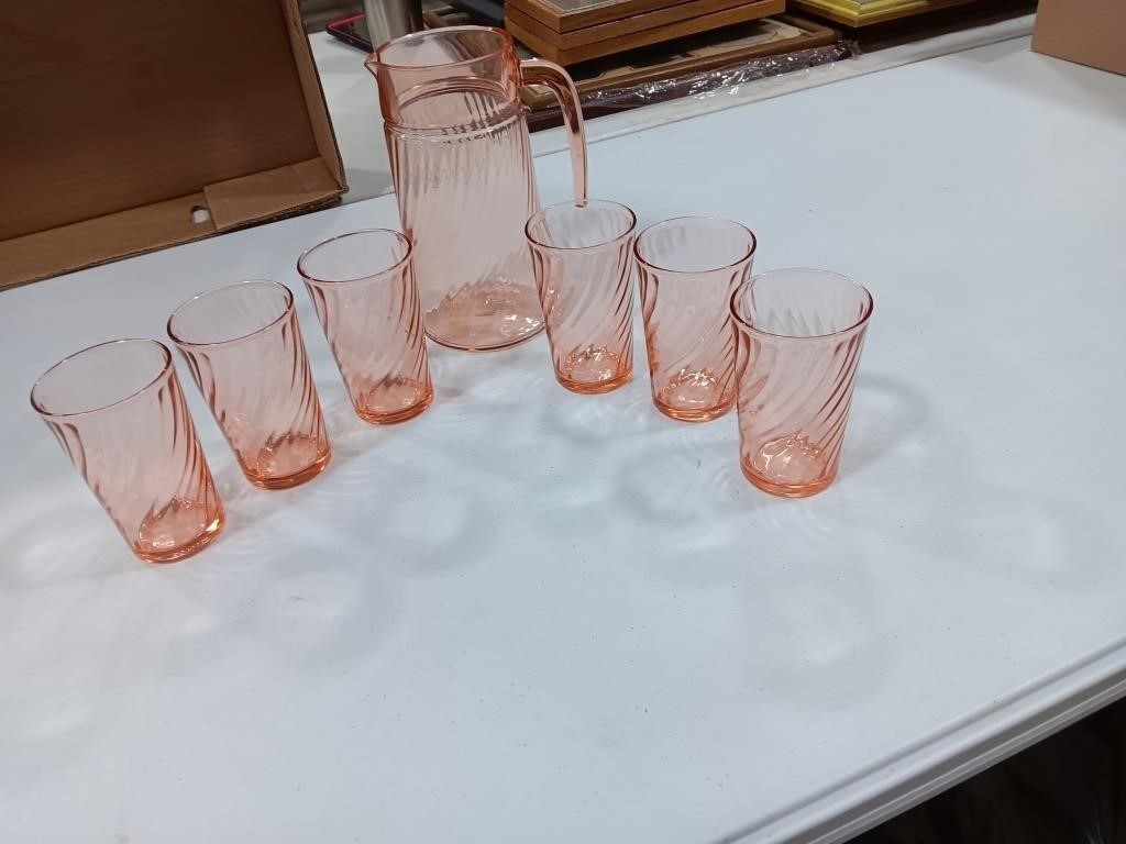 VintageSwirl pink glassware 
Pitcher & 6 glasses