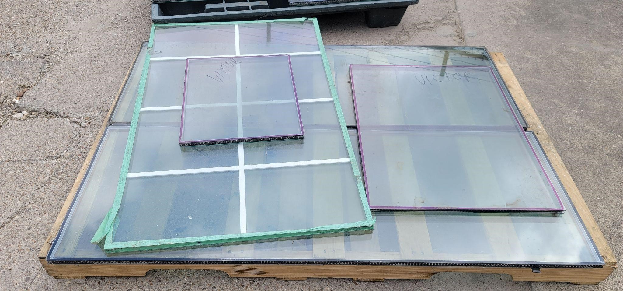 (7) Double Side Glass Windows