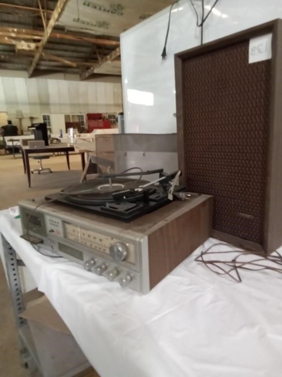 Stereo receiver and turn table speaker