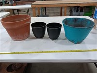 Flower Pots- Plastic & Terracotta