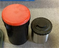 Compact developing tank for processing film