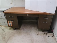 Globe Warnicke Office Desk 62x32x30