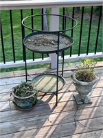 Lightweight urn plant stand